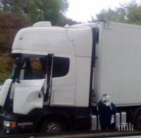 Тежка катастрофа между два тира и микробус затвори Хаинбоаз