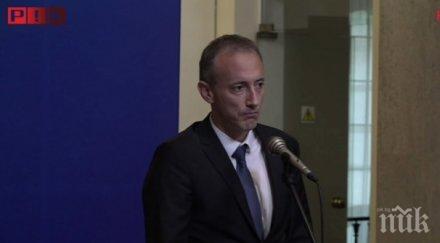 просветният министър алармира очаква голям недостиг учители