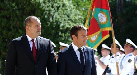 огромен гаф сгрешиха името радев сайта макрон снимка