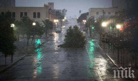 Бедствие! Жертвите на урагана „Харви“ достигнаха 33-ма души