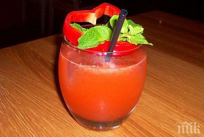 ПОЛЕЗНО: Сок от червени чушки за чиста кожа и здрава коса