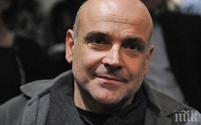 Кметът на Елевсина наръган с нож в кабинета си
