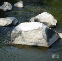 Чудо! Човешка фигура изплува във водите на река Струма