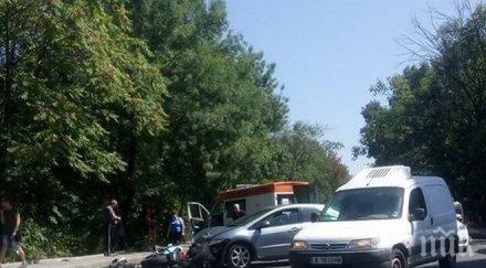 последните минути кола помете моторист слънчев бряг пътят блокиран снимки