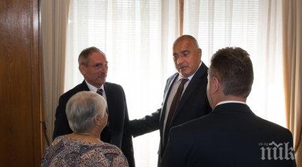 първо пик премиерът борисов срещата шефа унгарското мвр информационният обмен ключово значение сферата вътрешните работи сигурността снимки