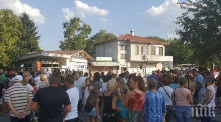 жители пловдивски квартал протестираха заради бавен ремонт