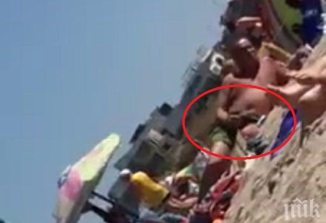 ОТВРАТ! Извратеняк заглежда жени и мастурбира на плажа в Созопол (ШОКИРАЩО ВИДЕО 18+)