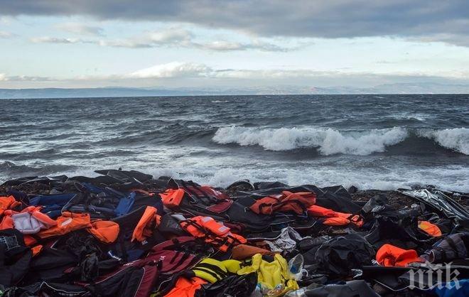 Задържаха риболовен танкер с мигранти край Румъния