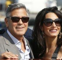 Джордж Клуни чакал 20 минути на колене Амал да отговори на най-важния въпрос