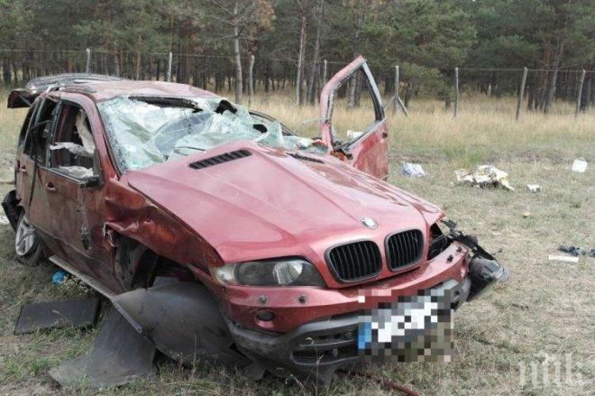 КРЪВ НА ПЪТЯ! 30 коли се сблъскаха на магистрала, има пострадали (СНИМКА/ВИДЕО)