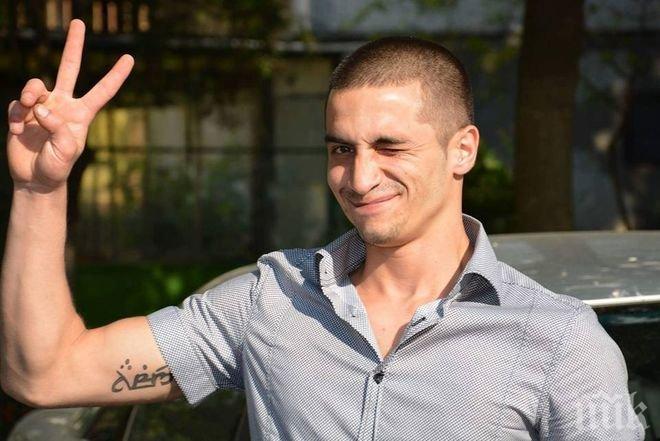 Отчаяна майка: Моля ви, помогнете ми да намеря сина си, жив е (СНИМКИ)