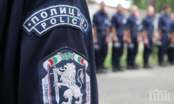 Полицаите в Смолян излязоха на протест