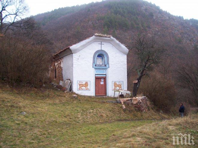 Историкът проф. Божидар Димитров анализира как ще премести църквата от село Беренде в НИМ