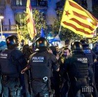 Полицията в Каталония изземва урни и агитационни материали за незаконния референдум за независимост