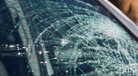 три момчета нисан помляха пловдив