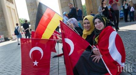 хиляди турци искат убежище германия