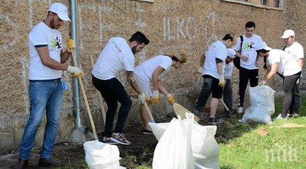 800 доброволци ремонтираха училището деца увреден слух софия