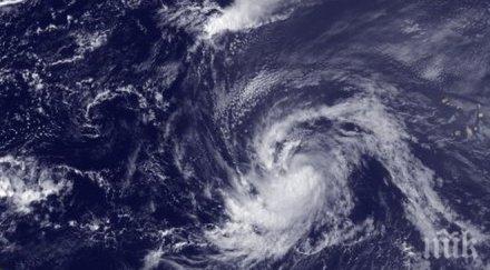 ураганът катя повиши опасността втора категория