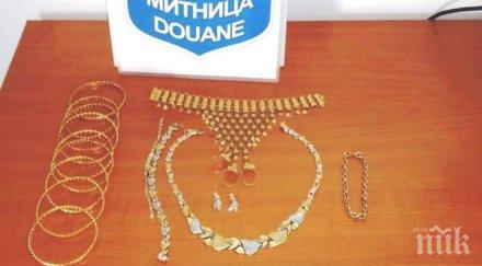 удар митничари капитан андреево спипаха злато бона