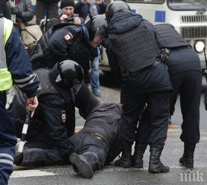 Масови арести в Москва, полицията разгони непозволен митинг