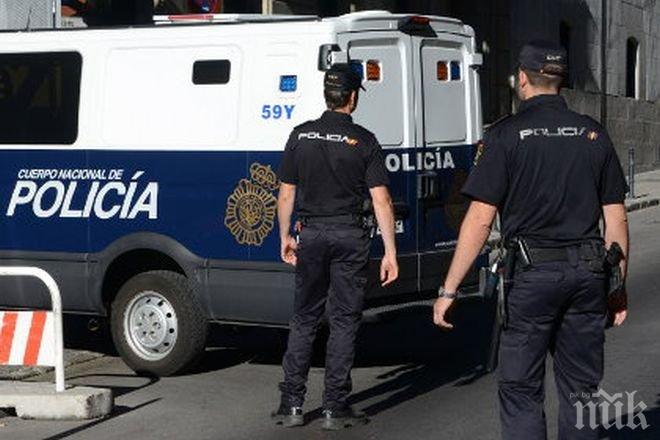 ШОК! Мъж закла полицай в Испания! Наблизо откриха труп в куфар