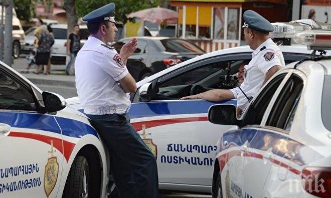 Екшън! В центъра на Ереван взривиха банкомат