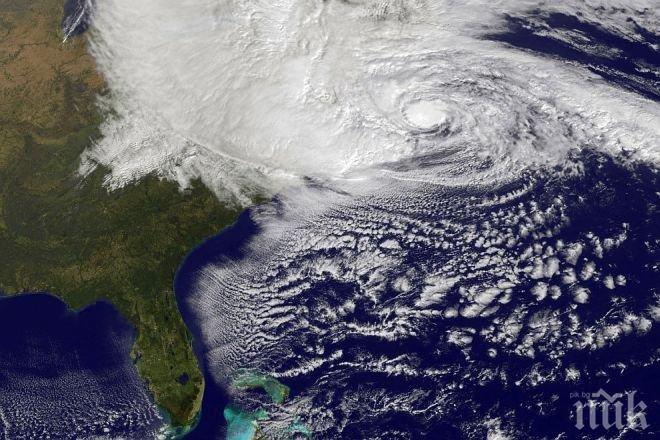 Ураганът „Хосе“ стигна до четвърта категория на опасност