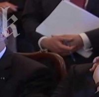 Френски министри бранят Меркел от социалиста Оланд 