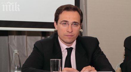 президентски съветник смее коментира дали подслушван