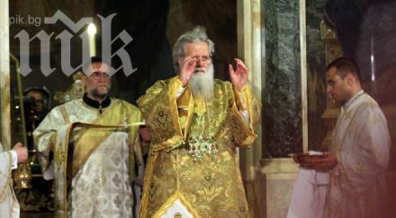 патриархът отслужи света литургия цветница