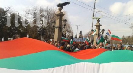 дойче веле българите стават все крайнодесни крайнолеви