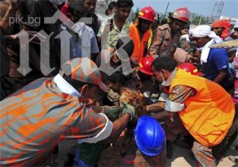 спасиха души сградата гробница бангладеш