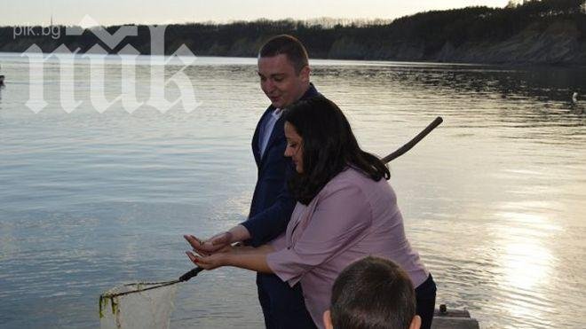 С един замах Лиляна Павлова улови бременна скарида