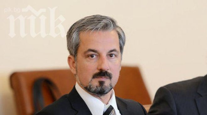 Роман Василев събира електронни отпадъци