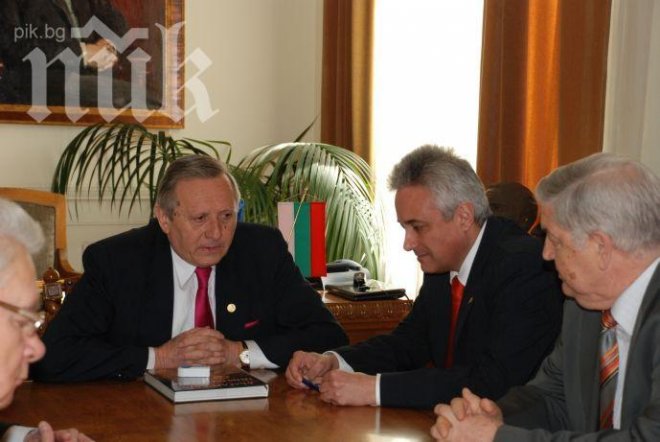 Марин Райков разкритикува учебниците по история и литература