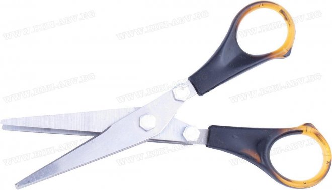 Нервак подстрига насила бившата си