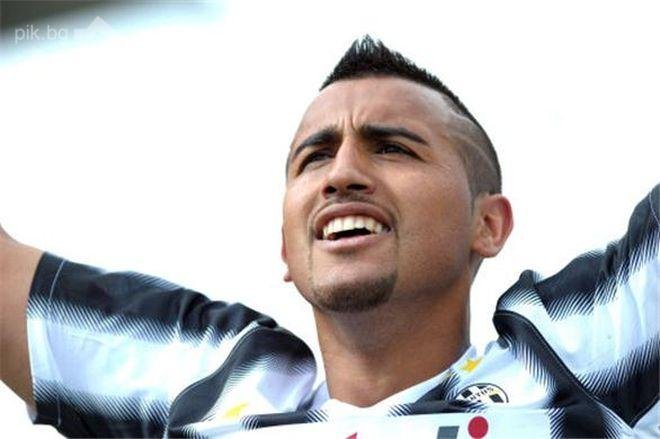 Ювентус отхвърли офертата от 45 млн. евро на Байерн за Артуро Видал