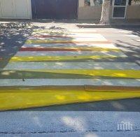 В Добрич правят пешеходните пътеки пред училищата цветни