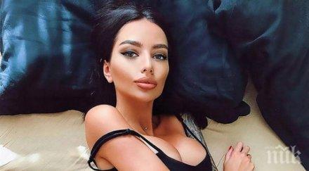 горещи снимки татуирана изкусителка нажежи инстаграм снимки