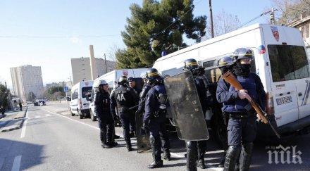 брутално заляха киселина американски туристи марсилия