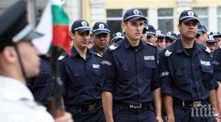 униформените отново протест