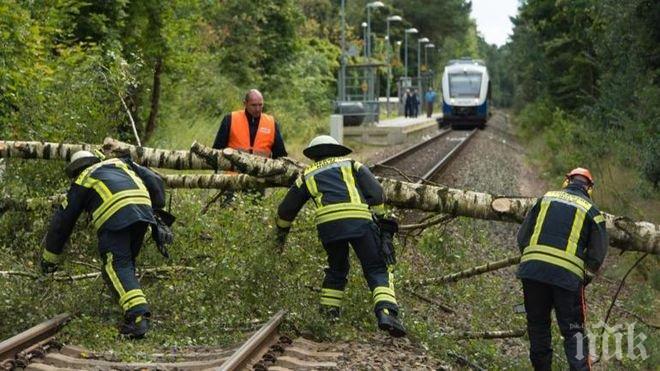 Бурята Себастиан удари Германия, има жертви (СНИМКИ)
