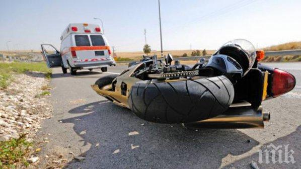 Моторист се претрепа на магистрала ”Струма”, вкараха го в болница