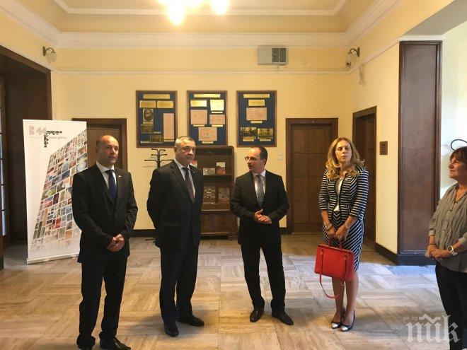 Вицепремиерът Валери Симеонов е на посещение в Будапеща