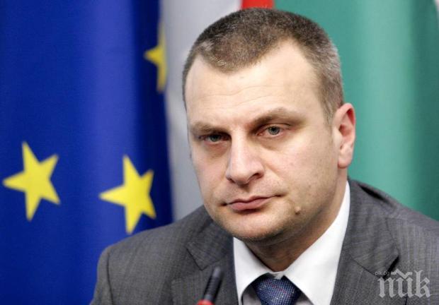 Курумбашев: Най-накрая Юнкер призна, че България и Румъния трябва да са в Шенген