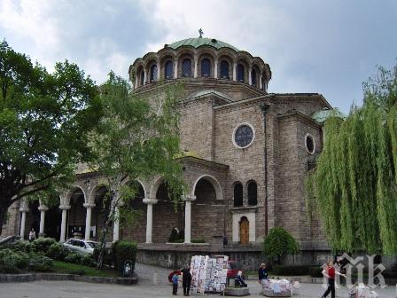 Каним архитект от Европа да прави проект за площада около „Св. Неделя“