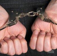 Българи бяха арестувани в Гърция за продажба на дрога