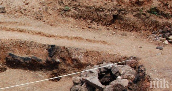 Археолози изровиха пет човешки скелета край Асеновград