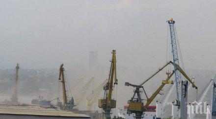 извънредно кораб избухна пламъци бургас снимки