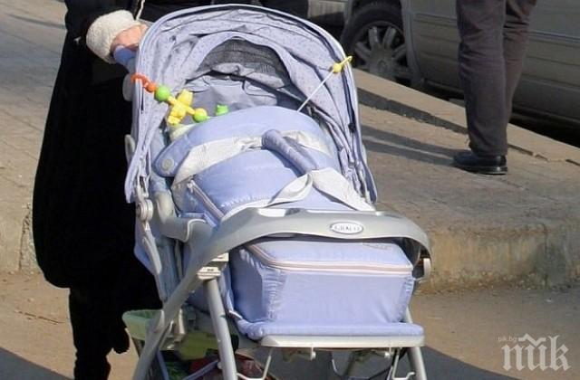 Над 2000 майки са се върнали на работа преди детето им да навърши година